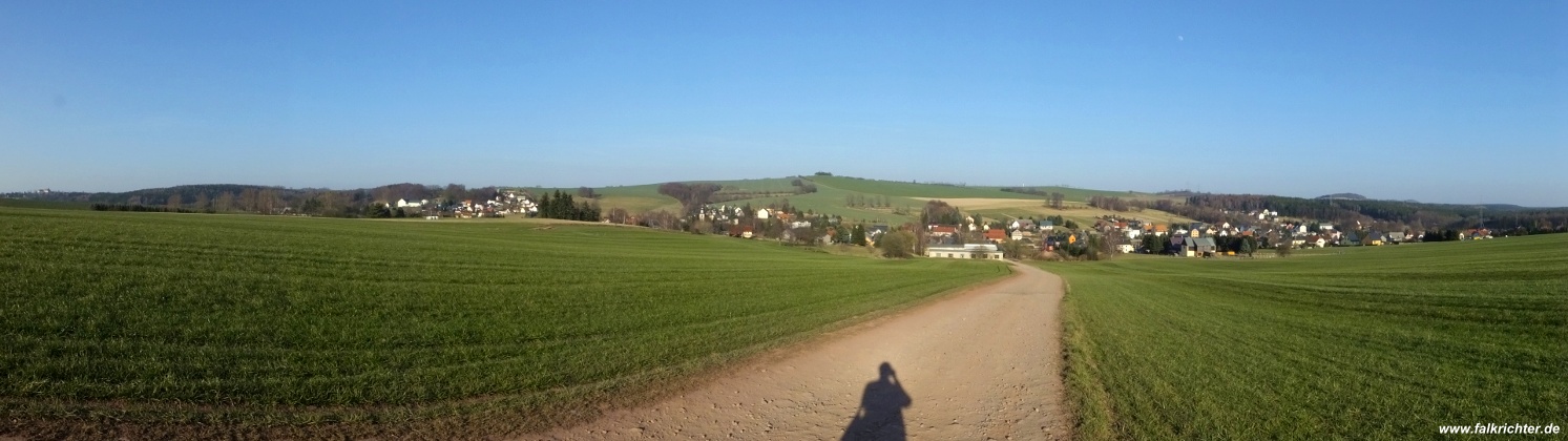 Panoramafoto Oelsa mit Lerchenberg